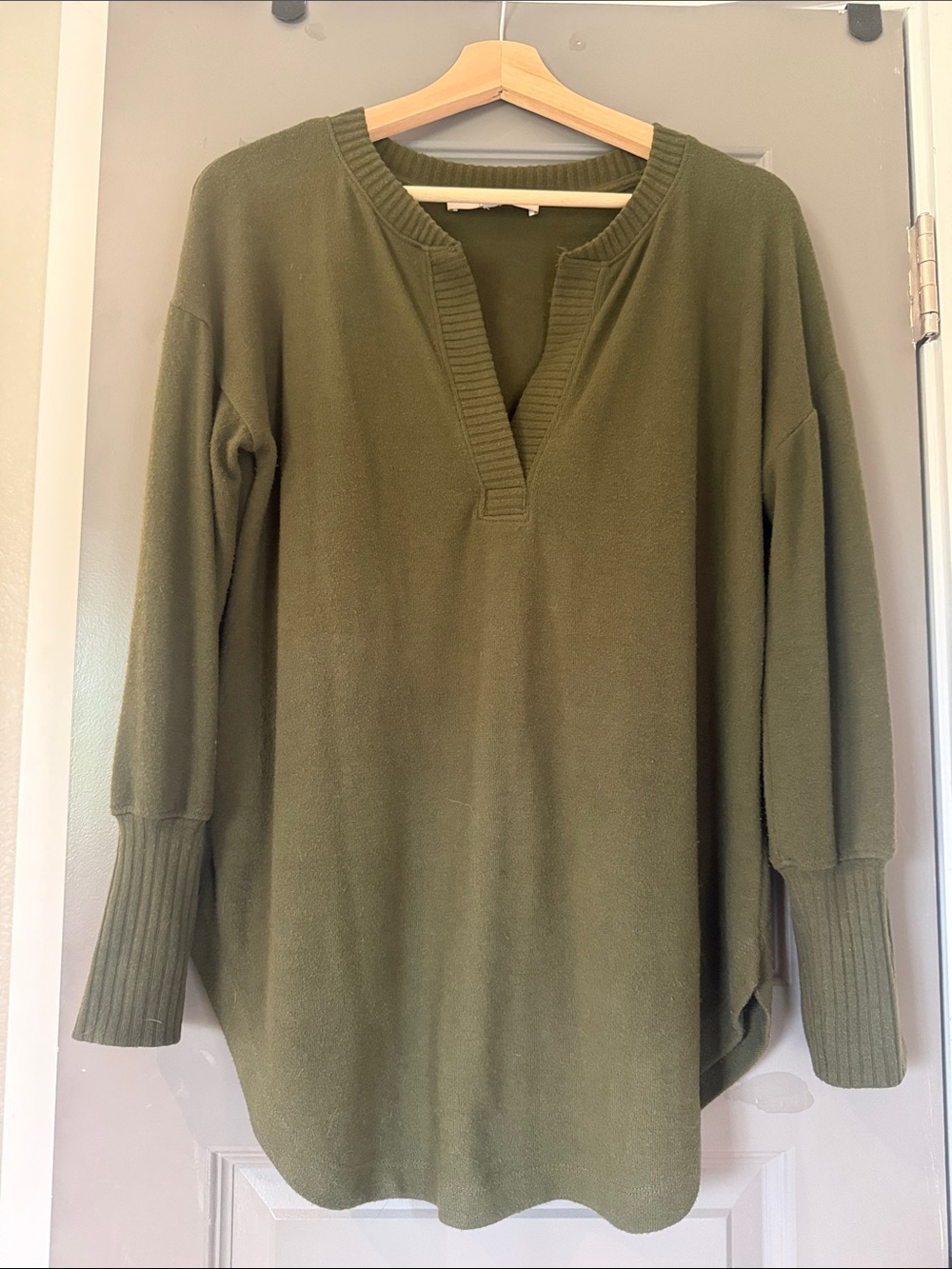 LOFT Olive Green V-Neck Lightweight Pullover Sweater